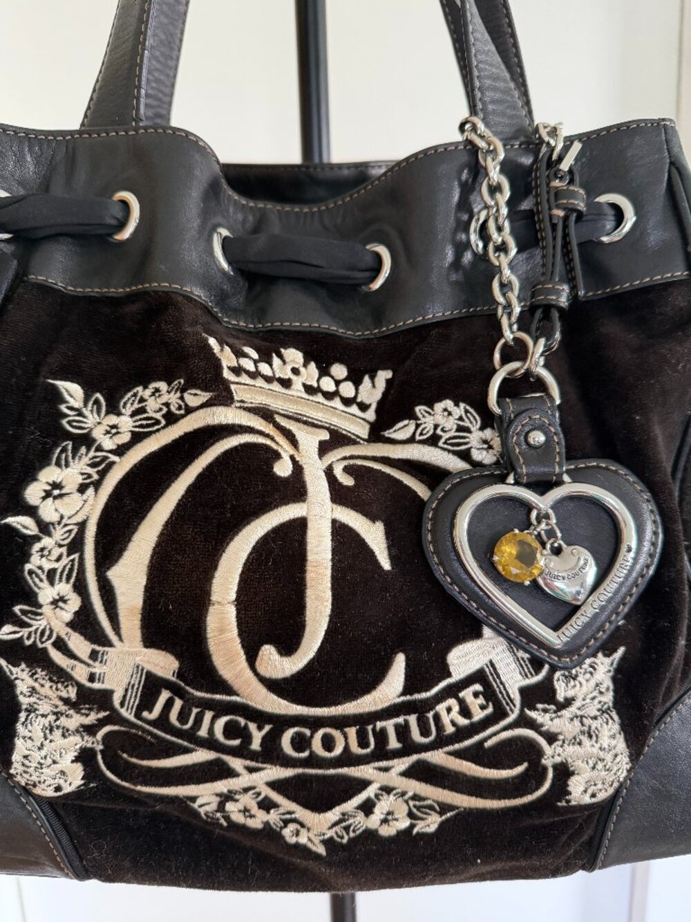 Juicy Couture Daydreamer Black Velour Shoulder Bag - Picture 2 of 16